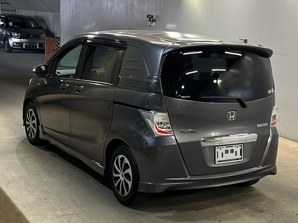 HONDA FREED SPIKE HYBRID