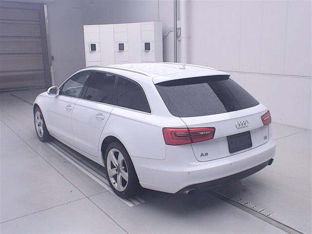 AUDI A6 AVANTE