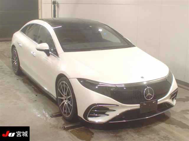 MERCEDES BENZ EQS