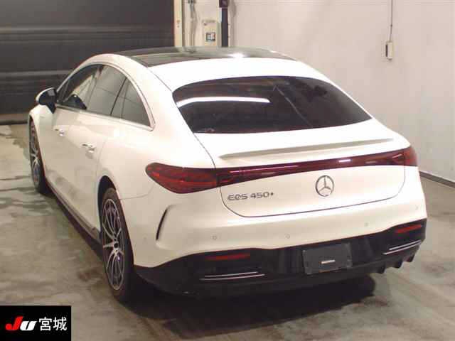 MERCEDES BENZ EQS