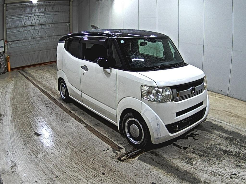 HONDA N-BOX SLASH