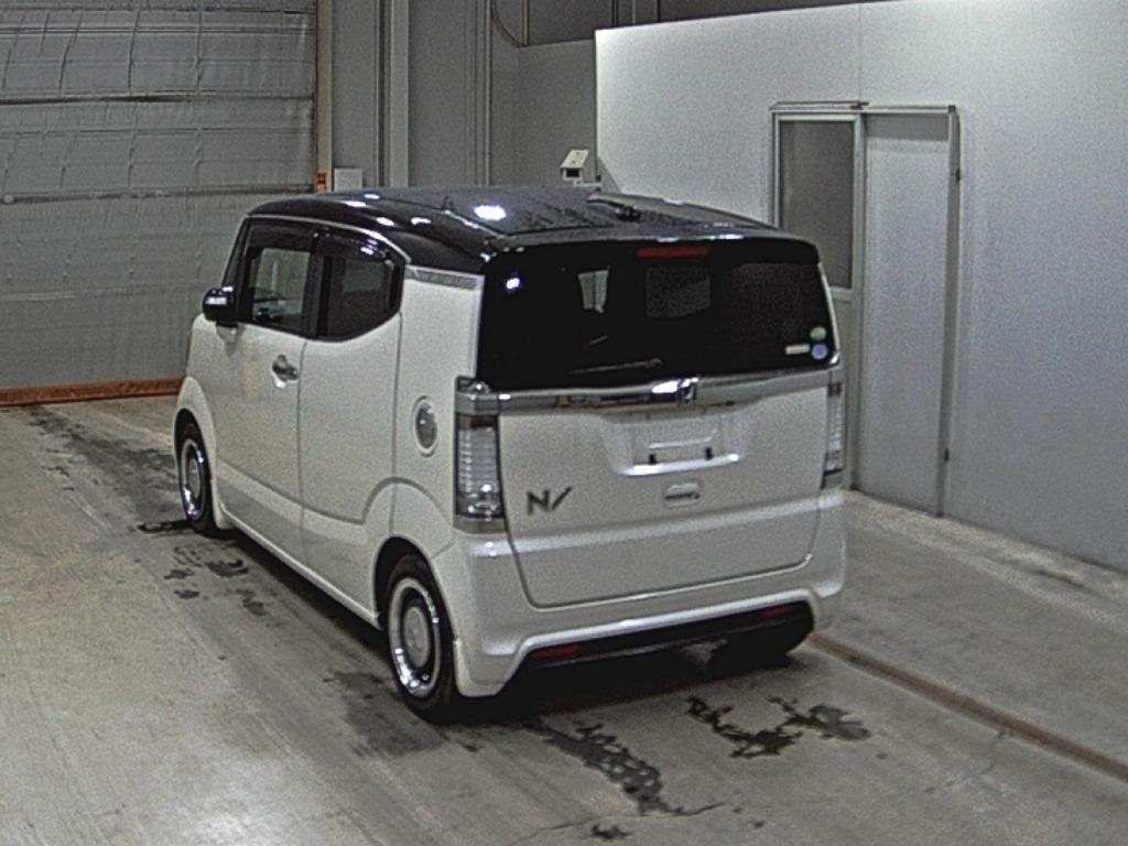 HONDA N-BOX SLASH