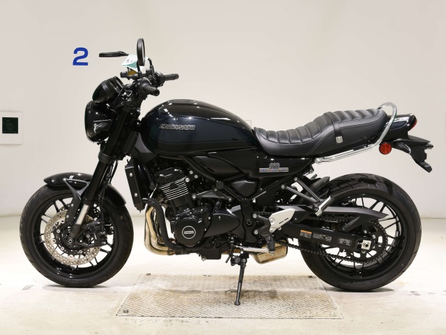 Kawasaki Z900RS-2