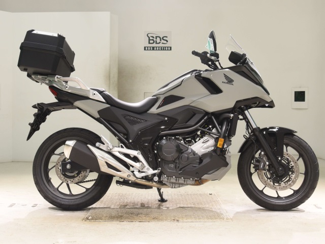 Honda NC750X-3