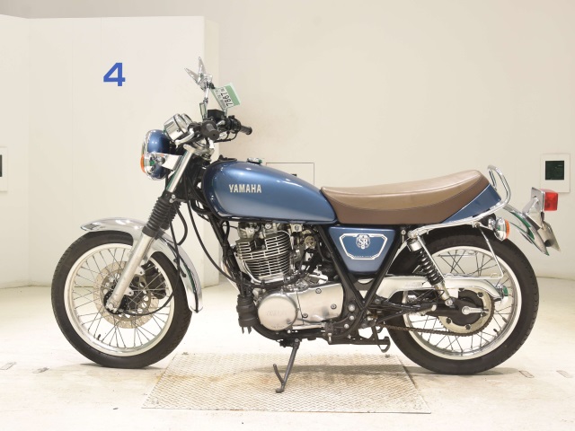 Yamaha SR400-5