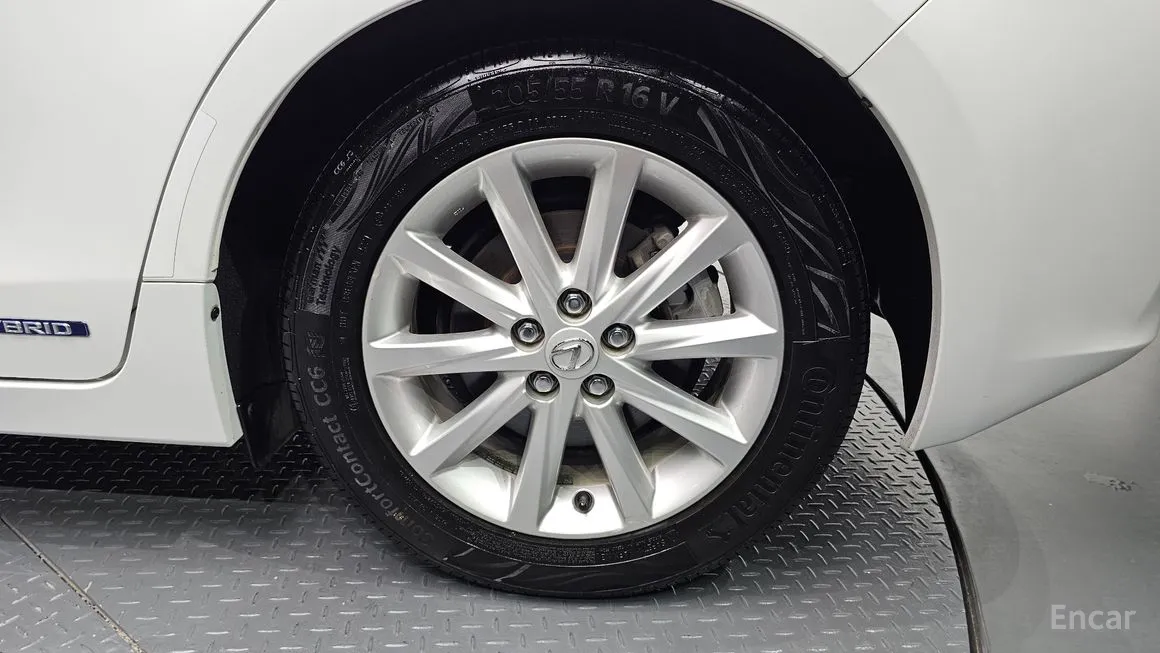 Lexus CT200h