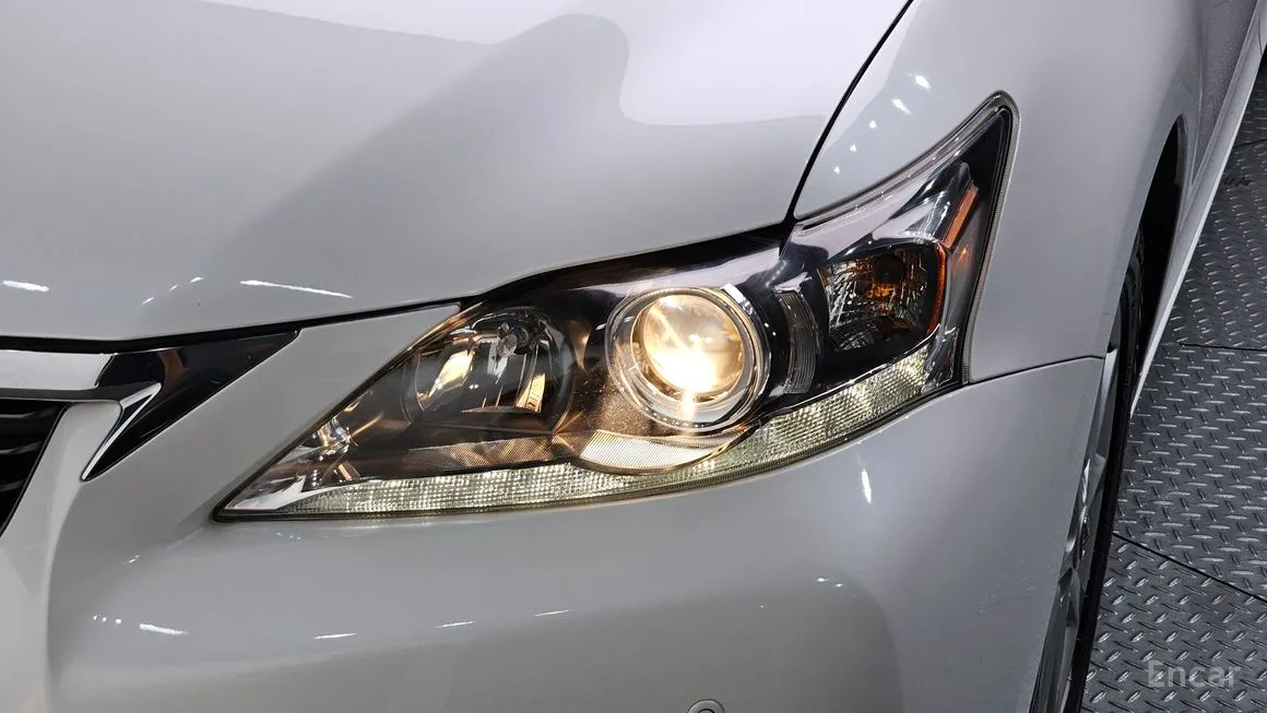 Lexus CT200h