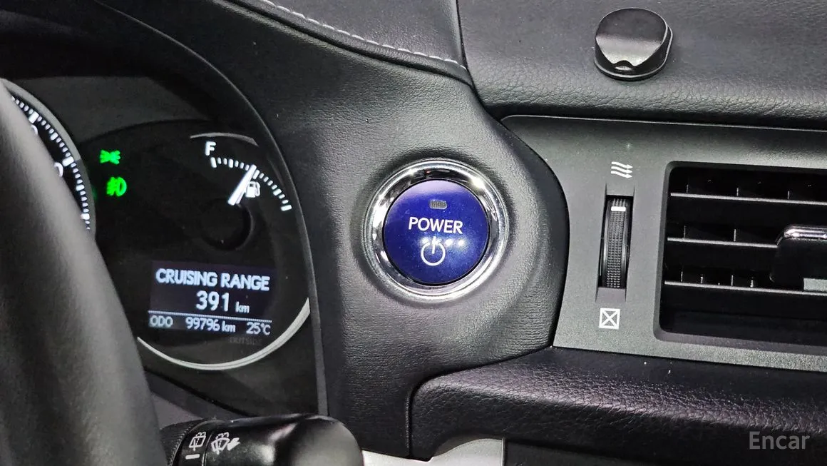 Lexus CT200h