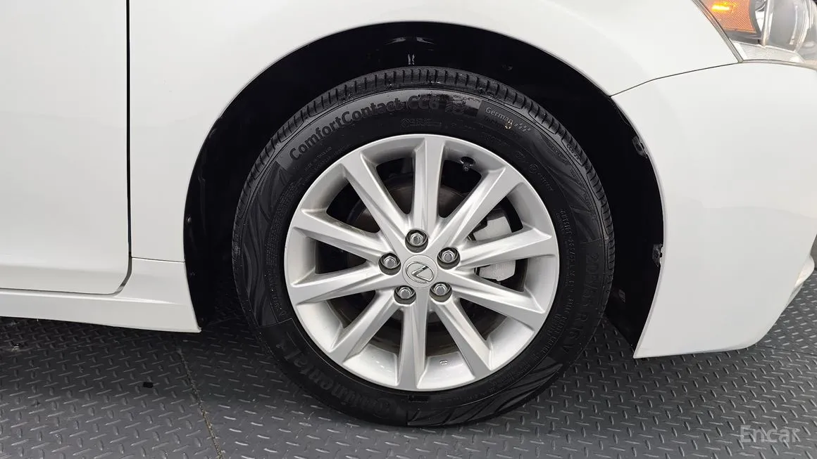 Lexus CT200h