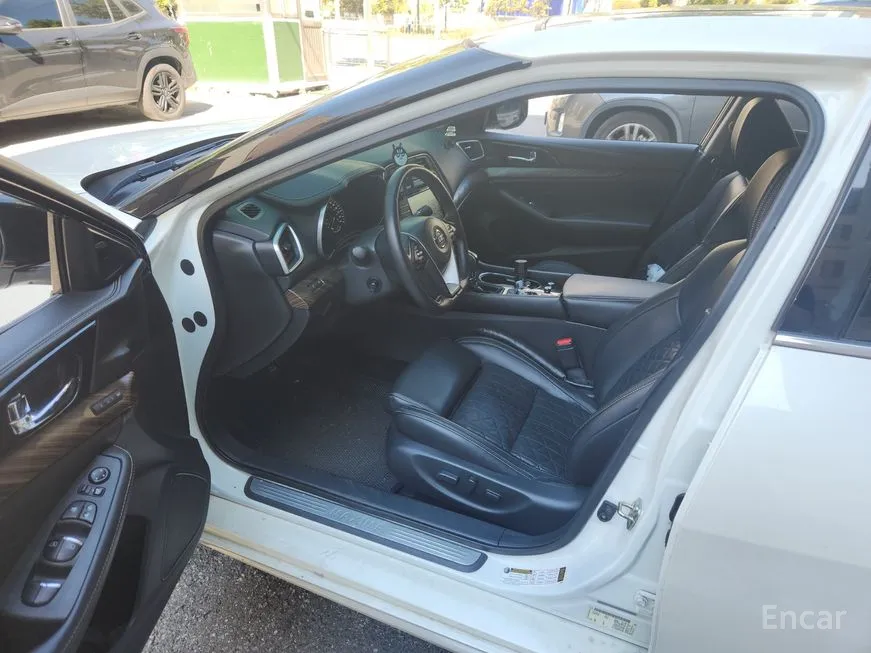 Nissan Maxima
