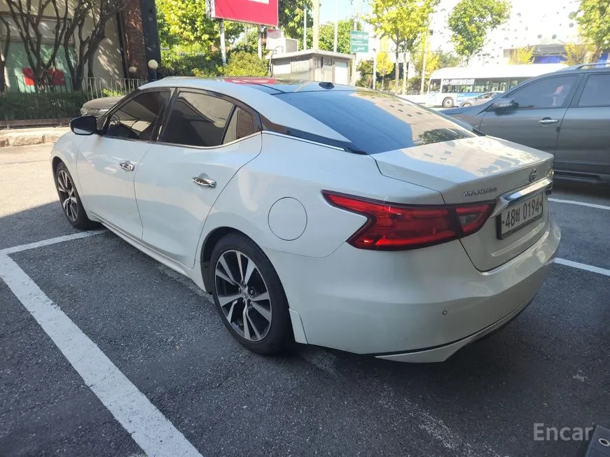 Nissan Maxima