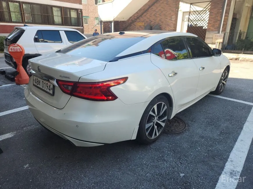 Nissan Maxima
