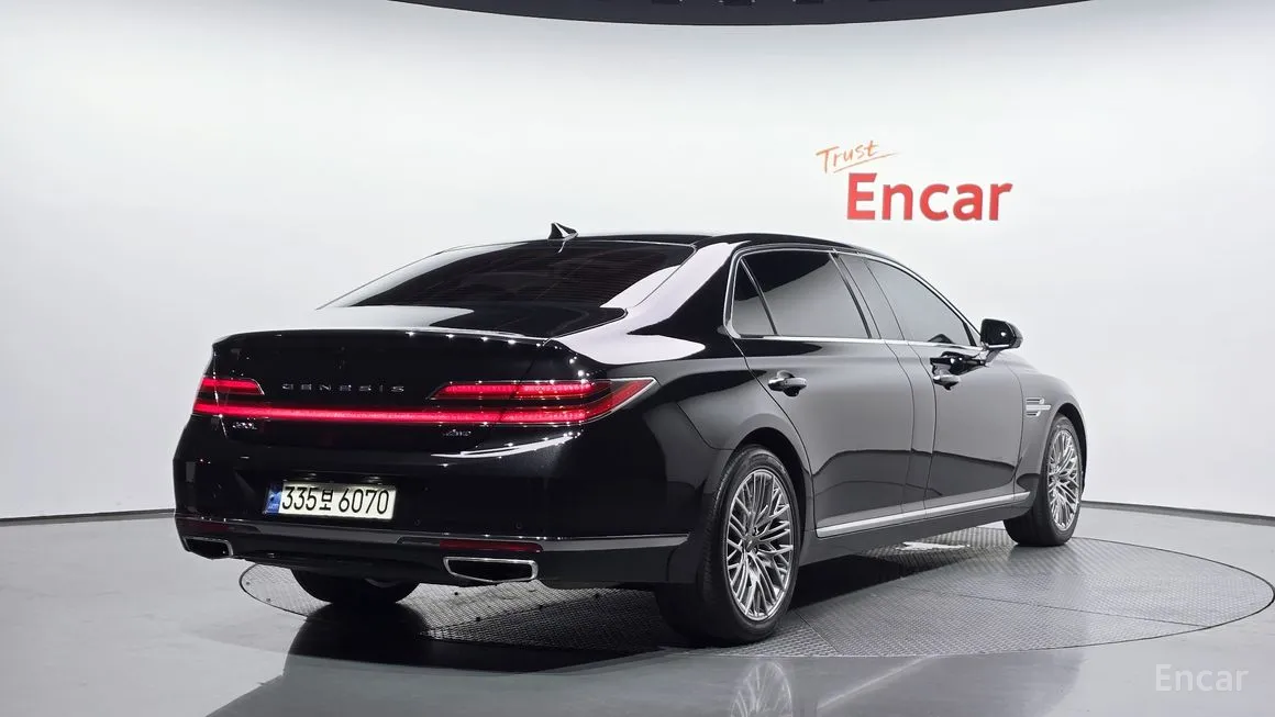 Genesis G90