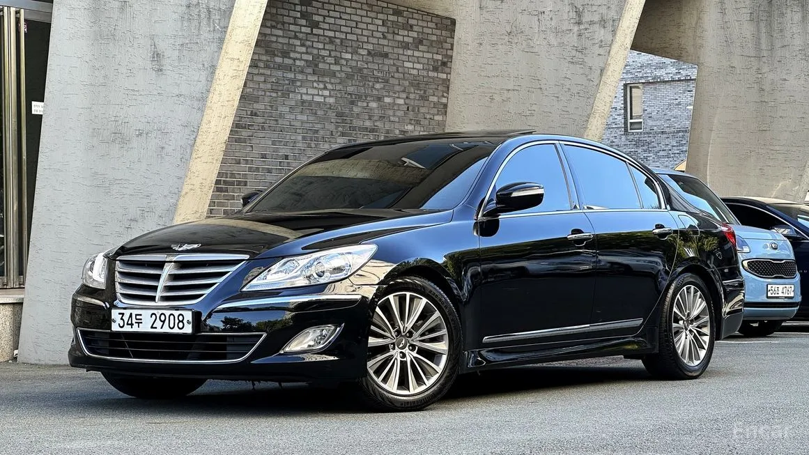 Hyundai Genesis