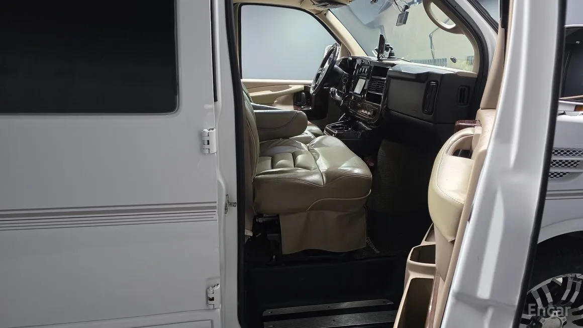 Chevrolet Express Van