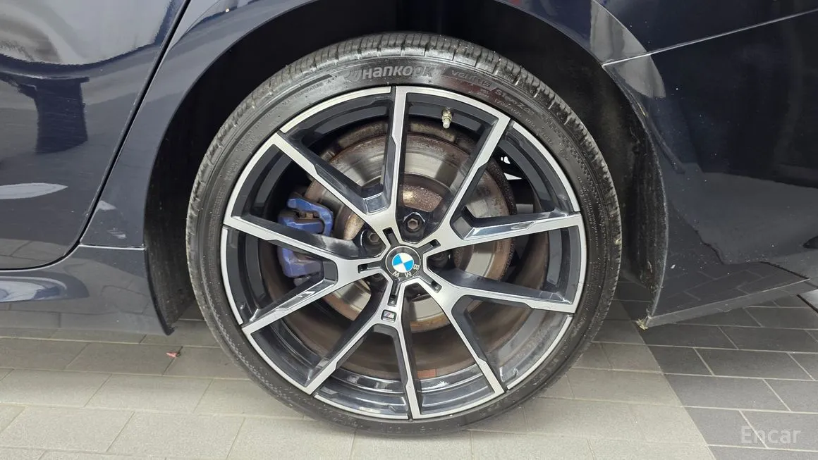 BMW 8-Series