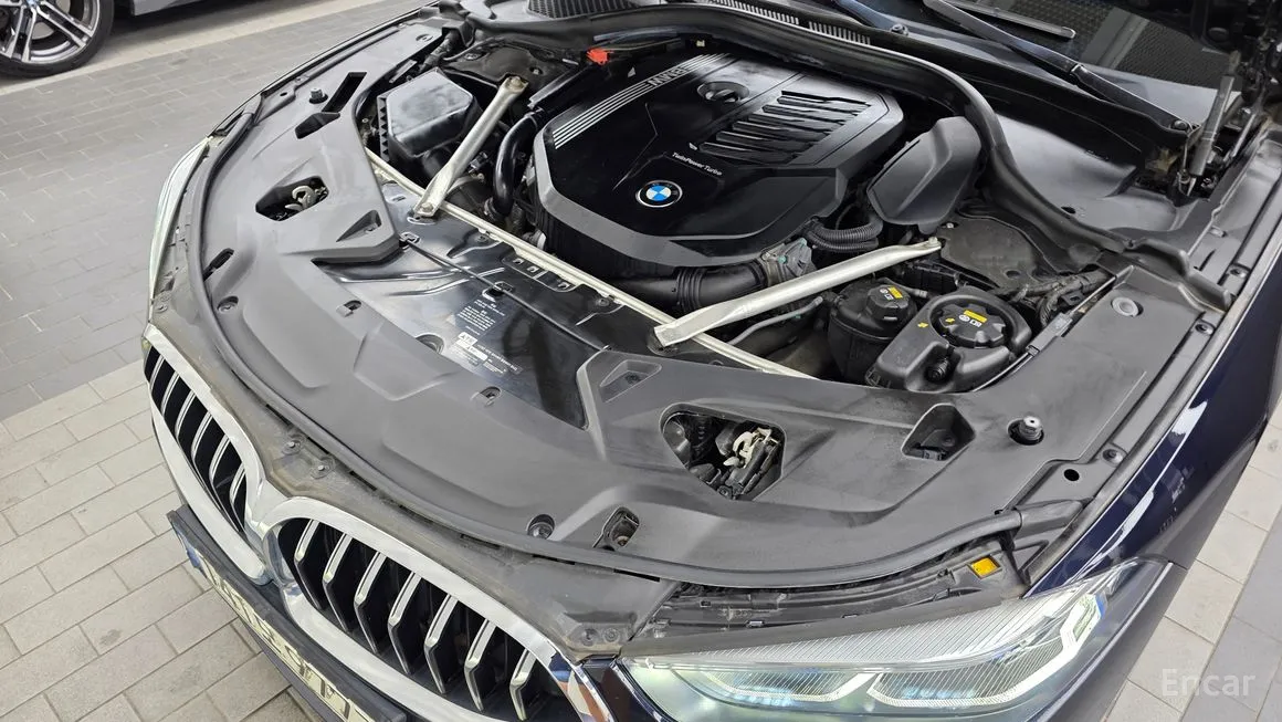 BMW 8-Series