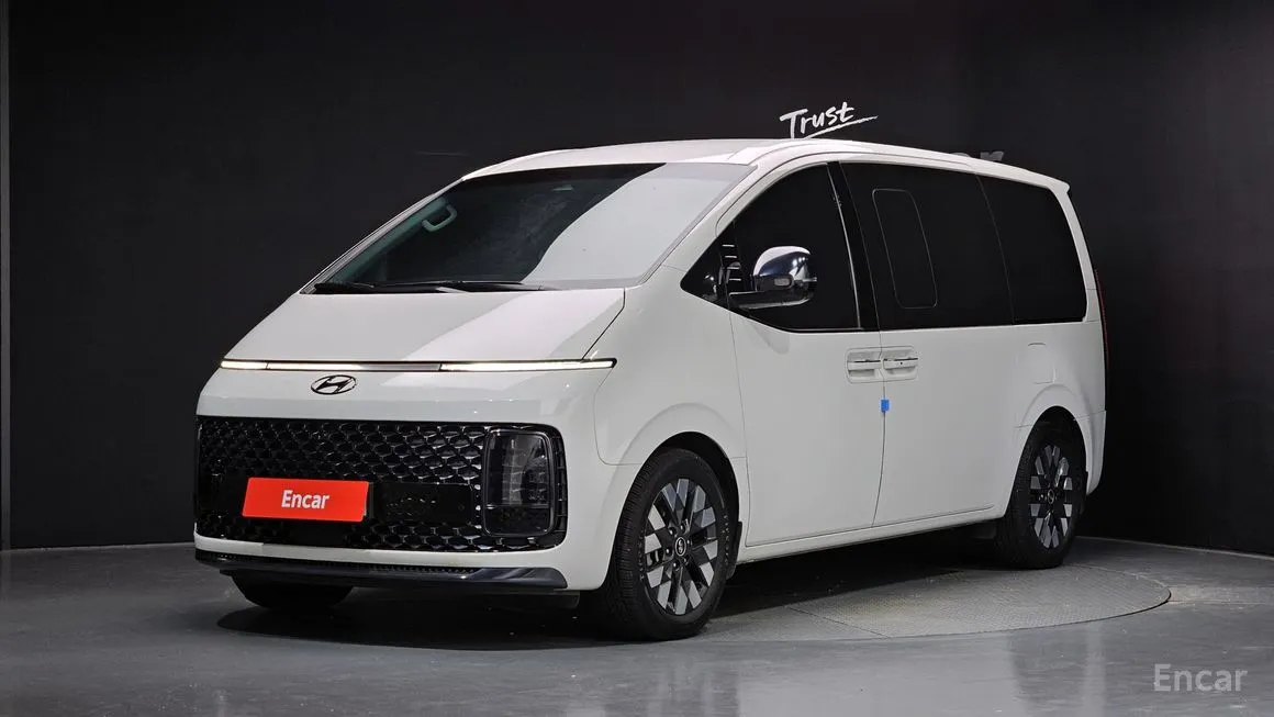 Hyundai Staria