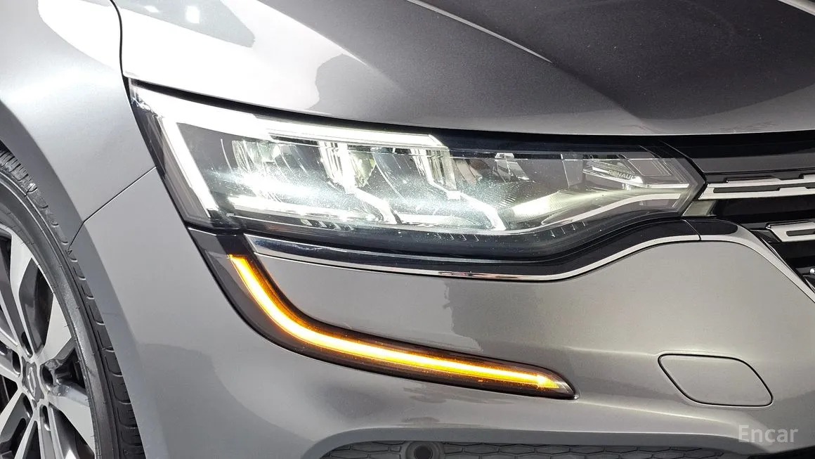 Renault SM6