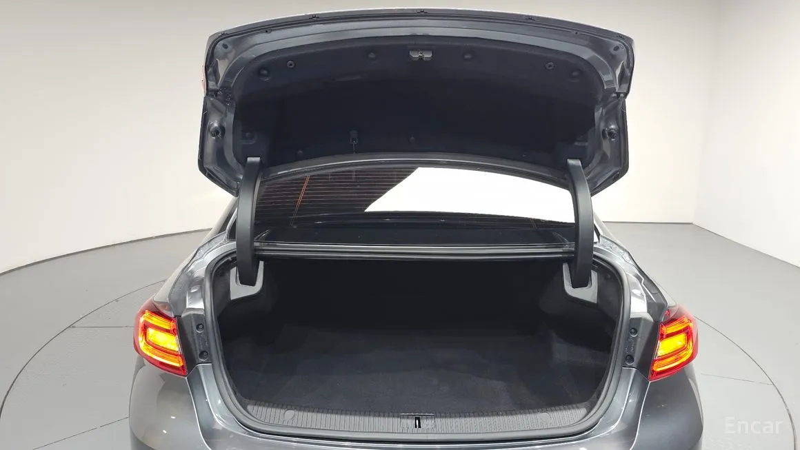 Renault SM6