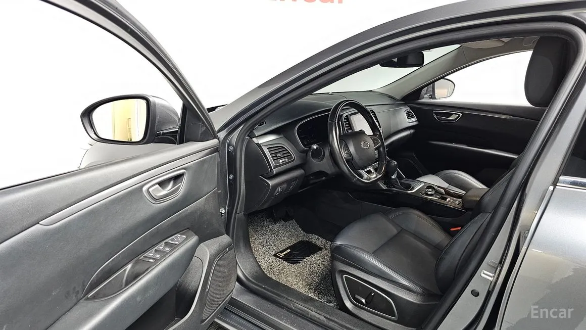 Renault SM6