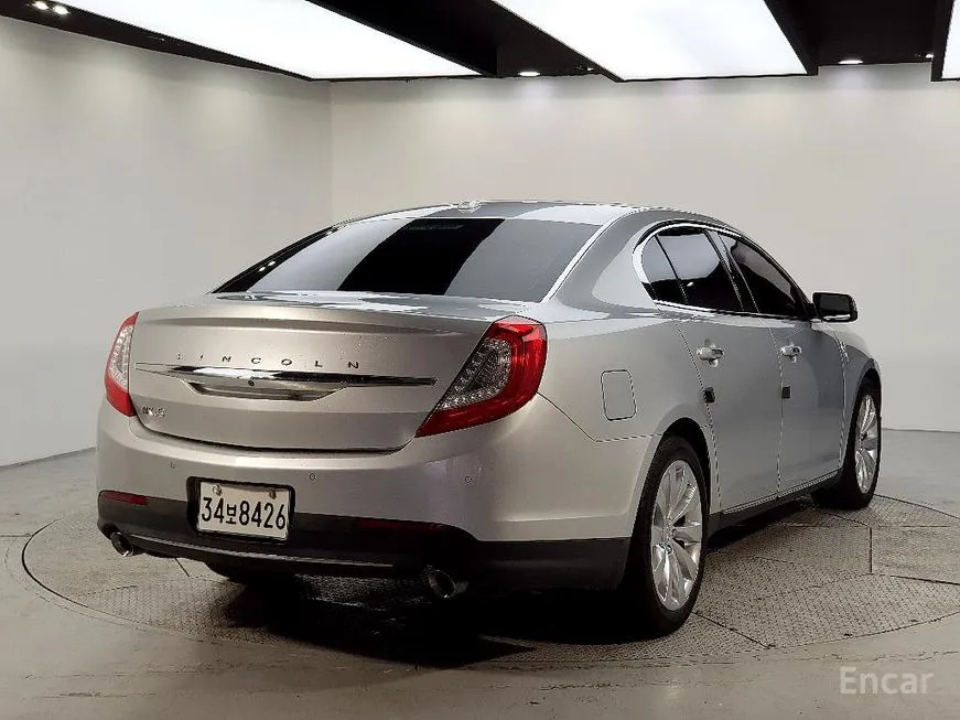 Lincoln MKS