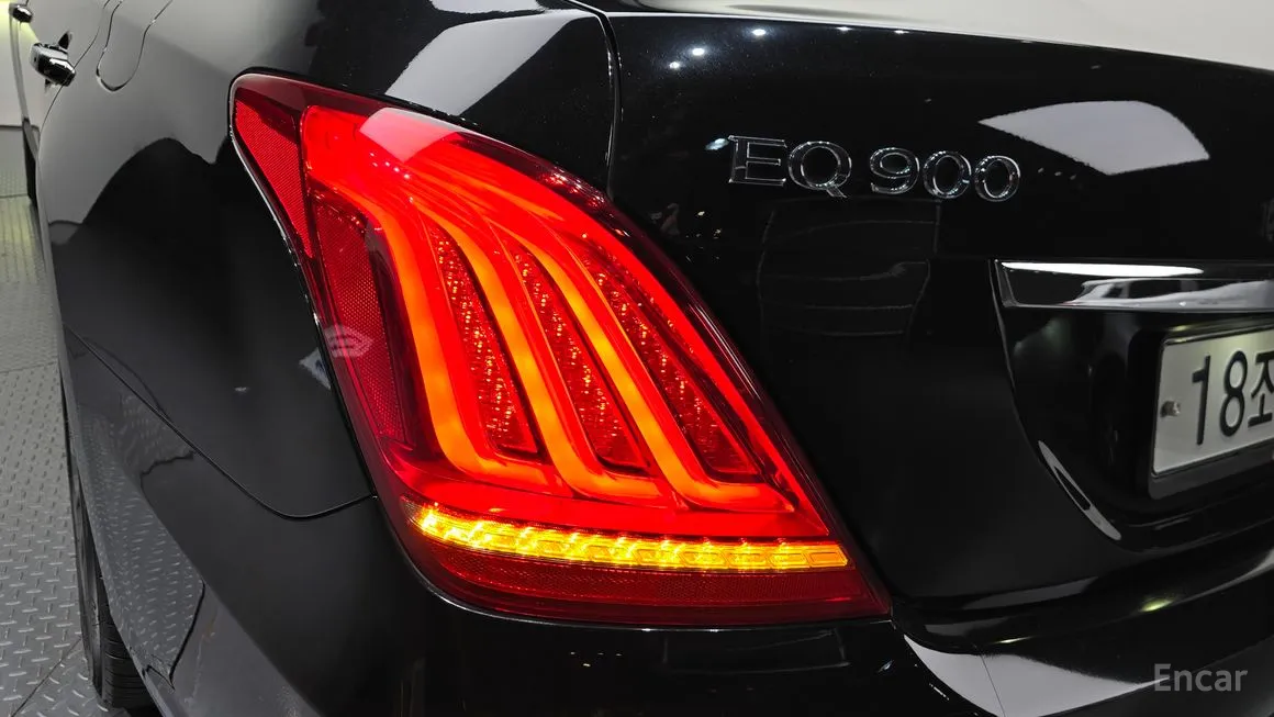 Genesis EQ900