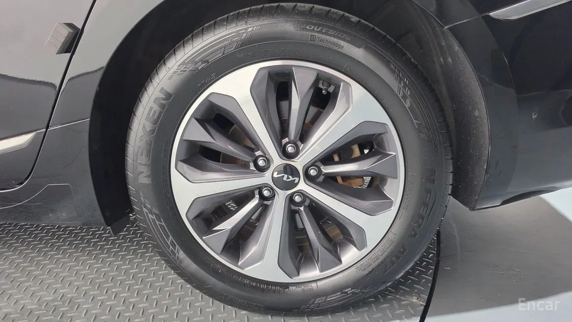 Kia K8