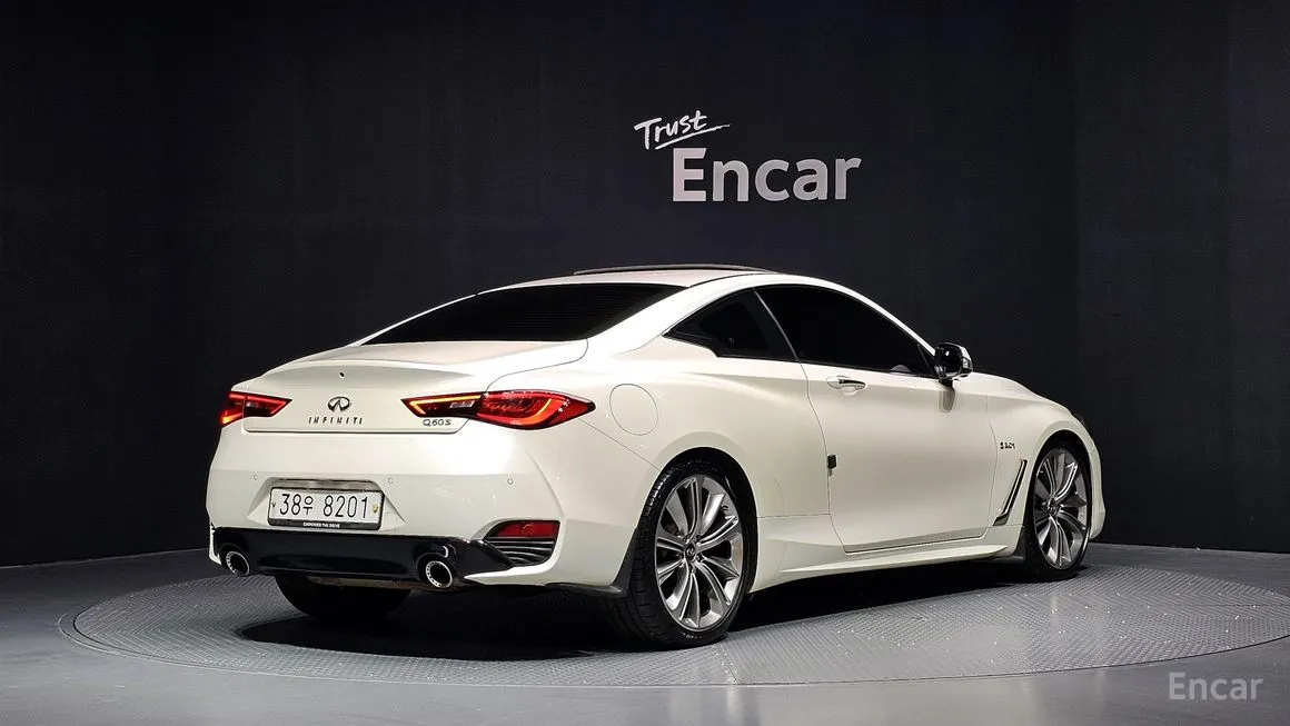 Infiniti Q60