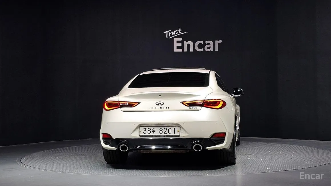 Infiniti Q60