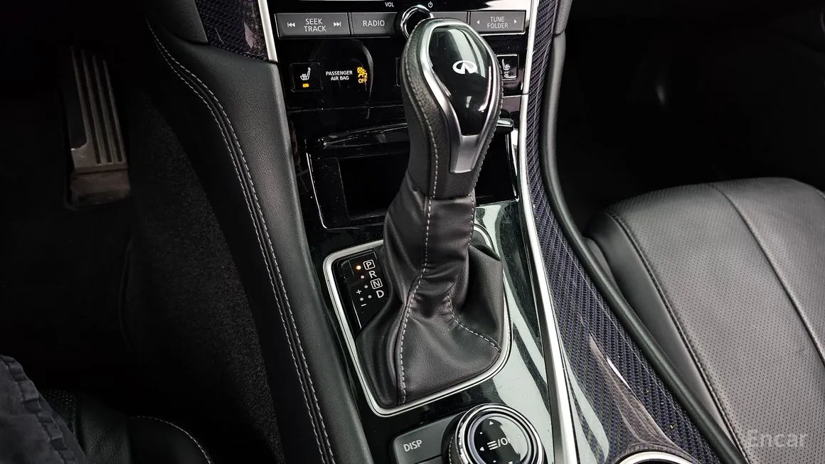 Infiniti Q60