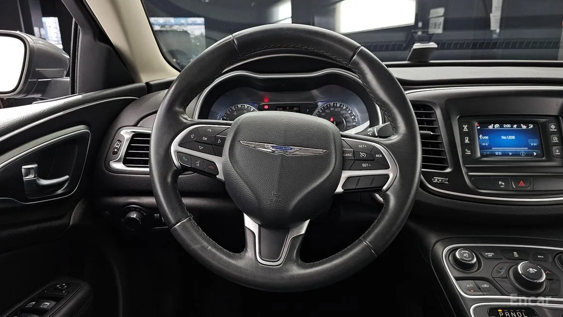 Chrysler 200