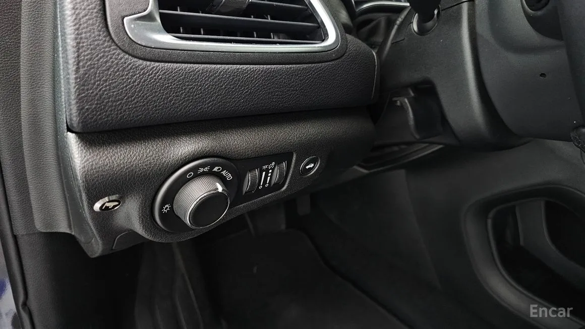 Chrysler 200