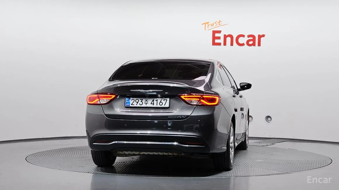 Chrysler 200