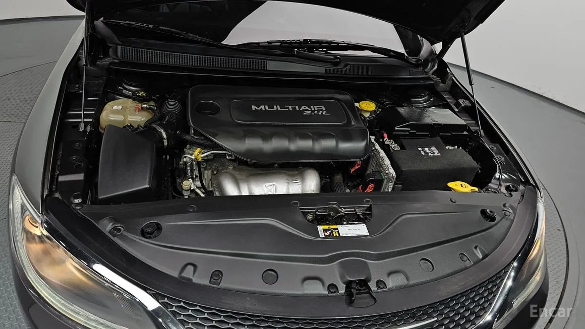 Chrysler 200