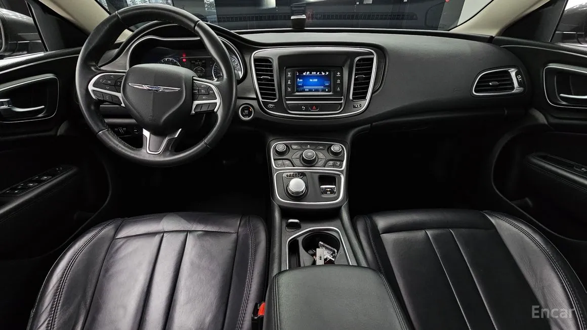 Chrysler 200