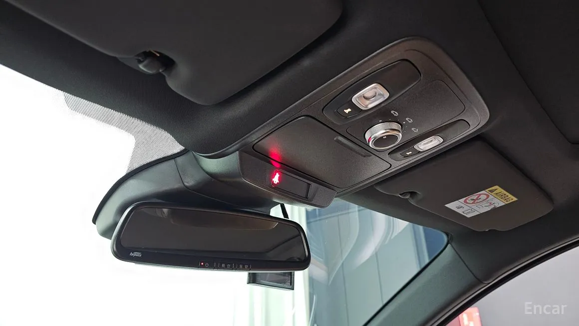 Renault SM6