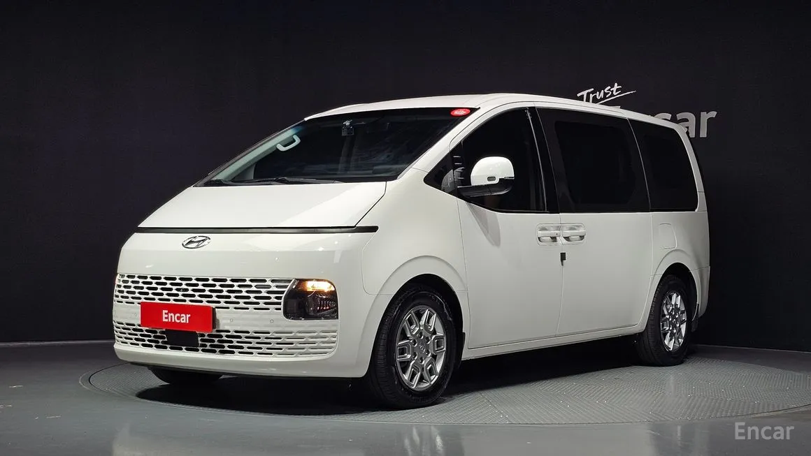Hyundai Staria