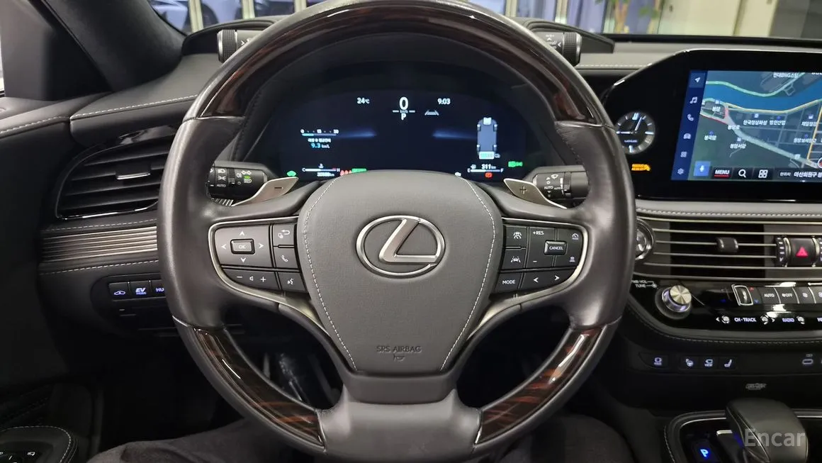 Lexus LS