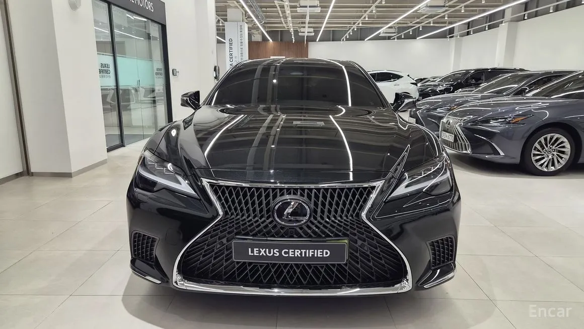 Lexus LS