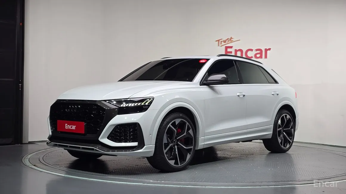 Audi RSQ8