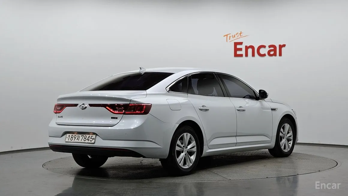 Renault SM6