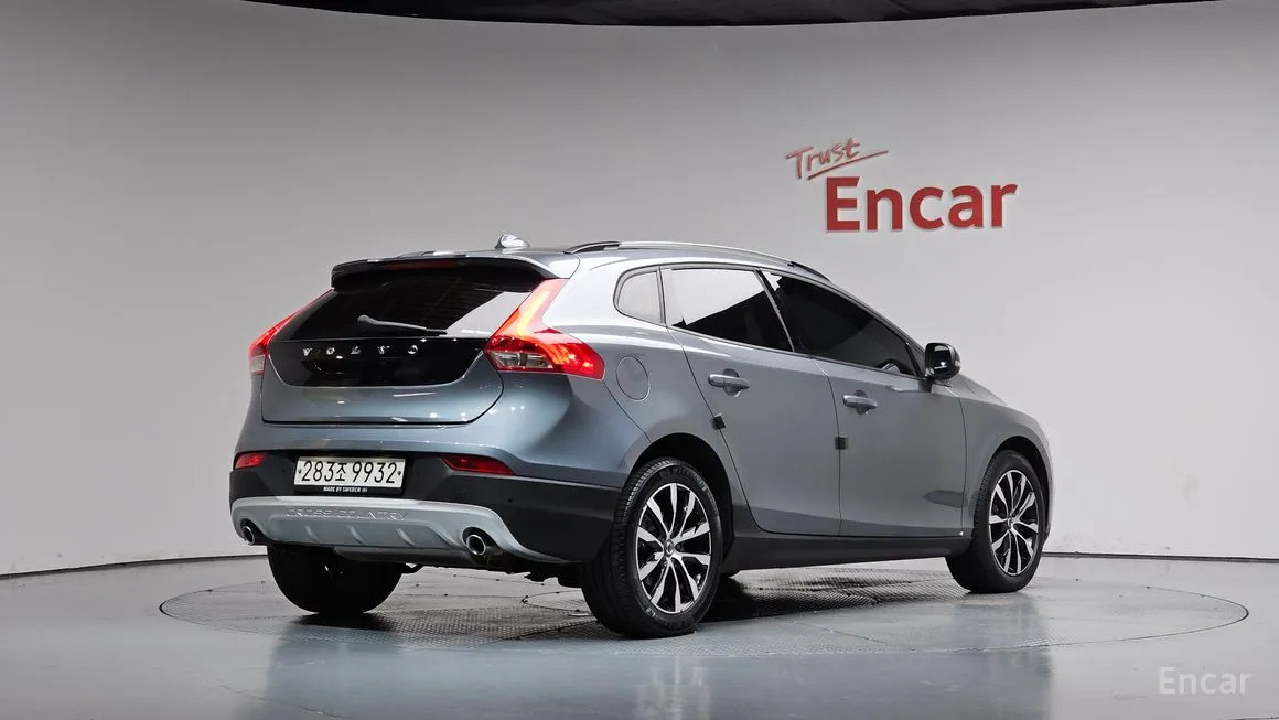 Volvo V40
