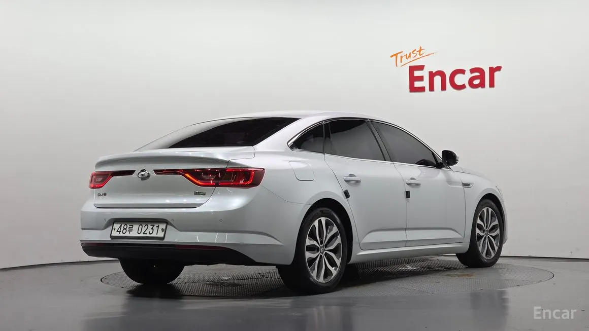 Renault SM6