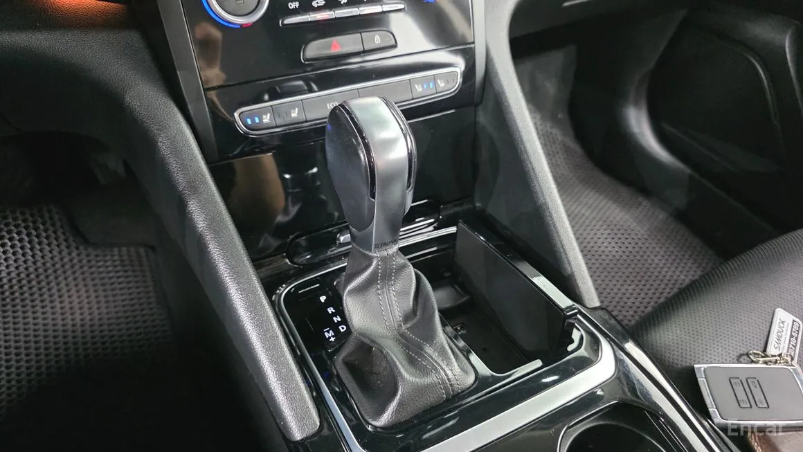 Renault SM6