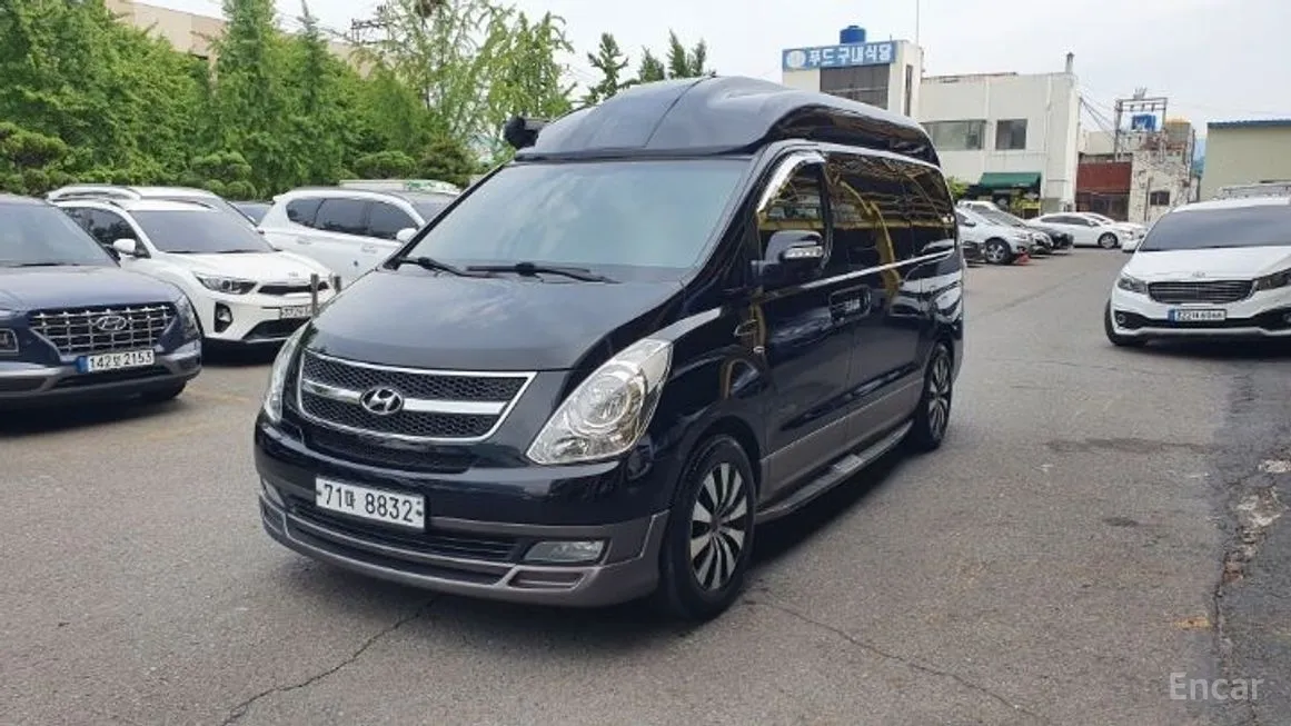 Hyundai Starex