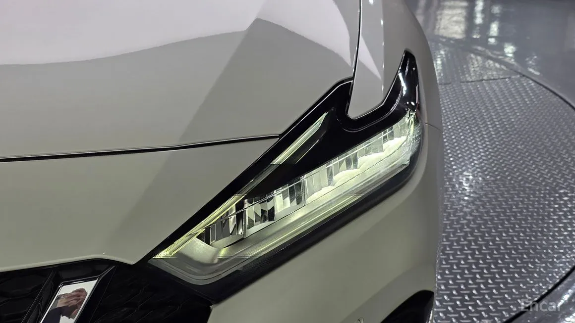 Nissan Maxima