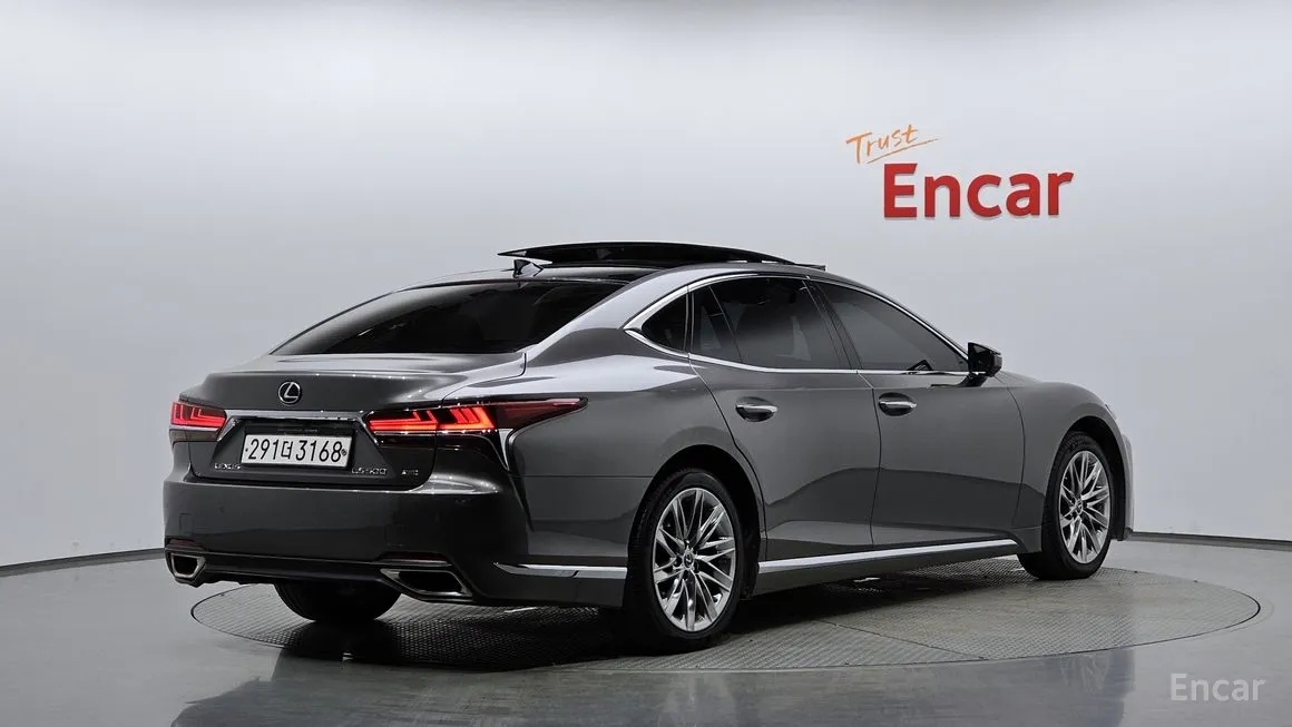 Lexus LS