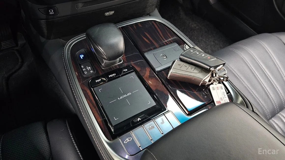 Lexus LS