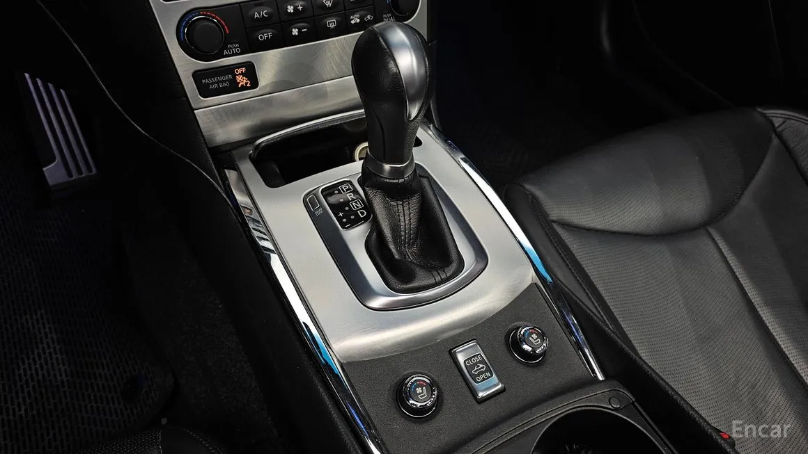 Infiniti Q60